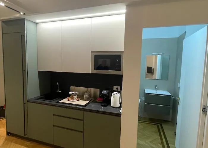 Casa Ferrara Новара