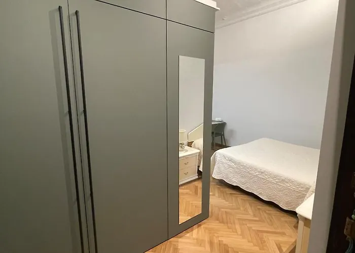 Casa Ferrara Новара